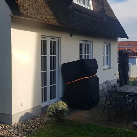 Reetdachhaus Mit Eigenem Strandkorb In Wohlenberg An Der Ostsee Екстериор снимка