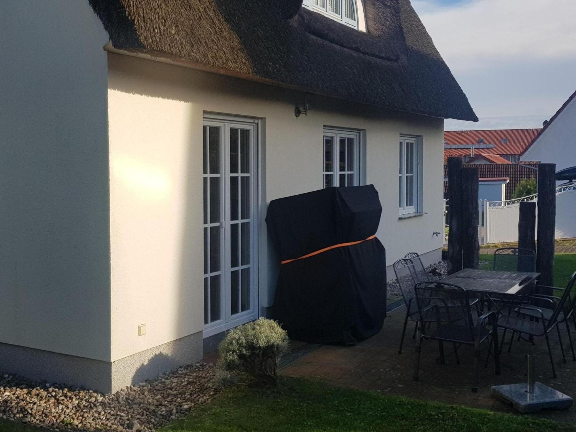 Reetdachhaus Mit Eigenem Strandkorb In Wohlenberg An Der Ostsee Екстериор снимка